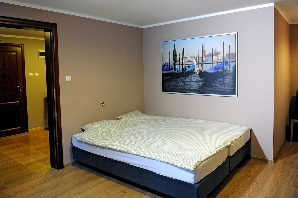 Korona Hostel Elblag Luaran gambar